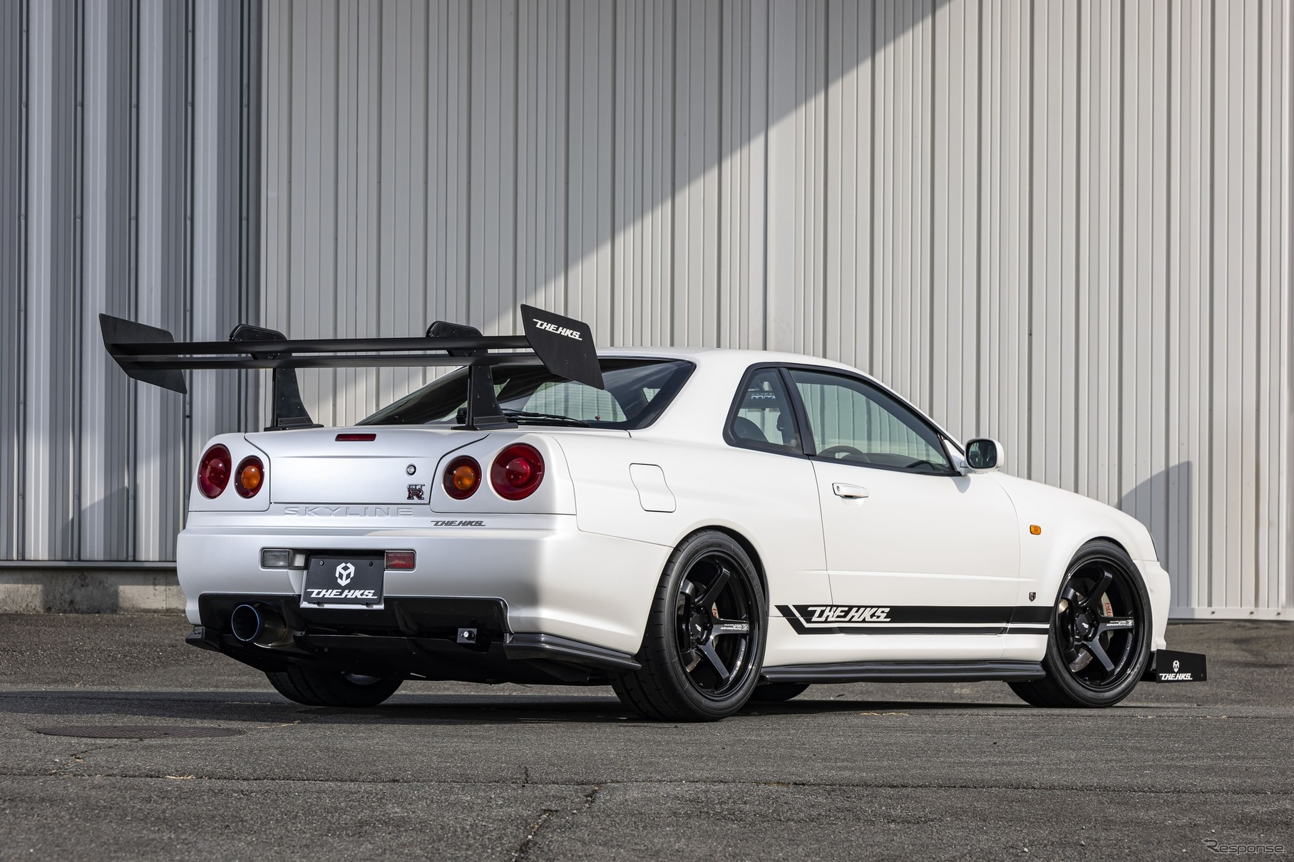 900馬力、9000万円の「THE HKS SスカイラインGT-R BNR34 Dimension Z」