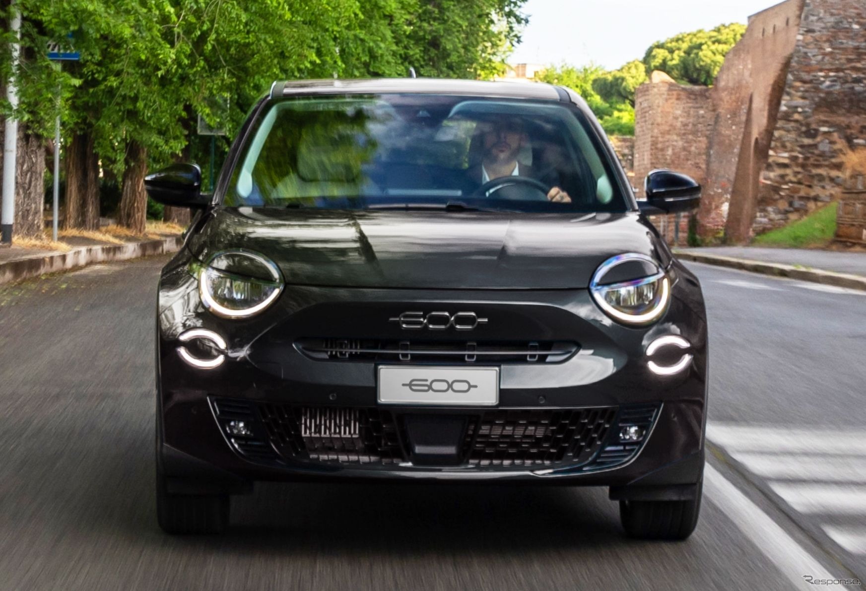 フィアット 600 ハイブリッド ネロ チネマ