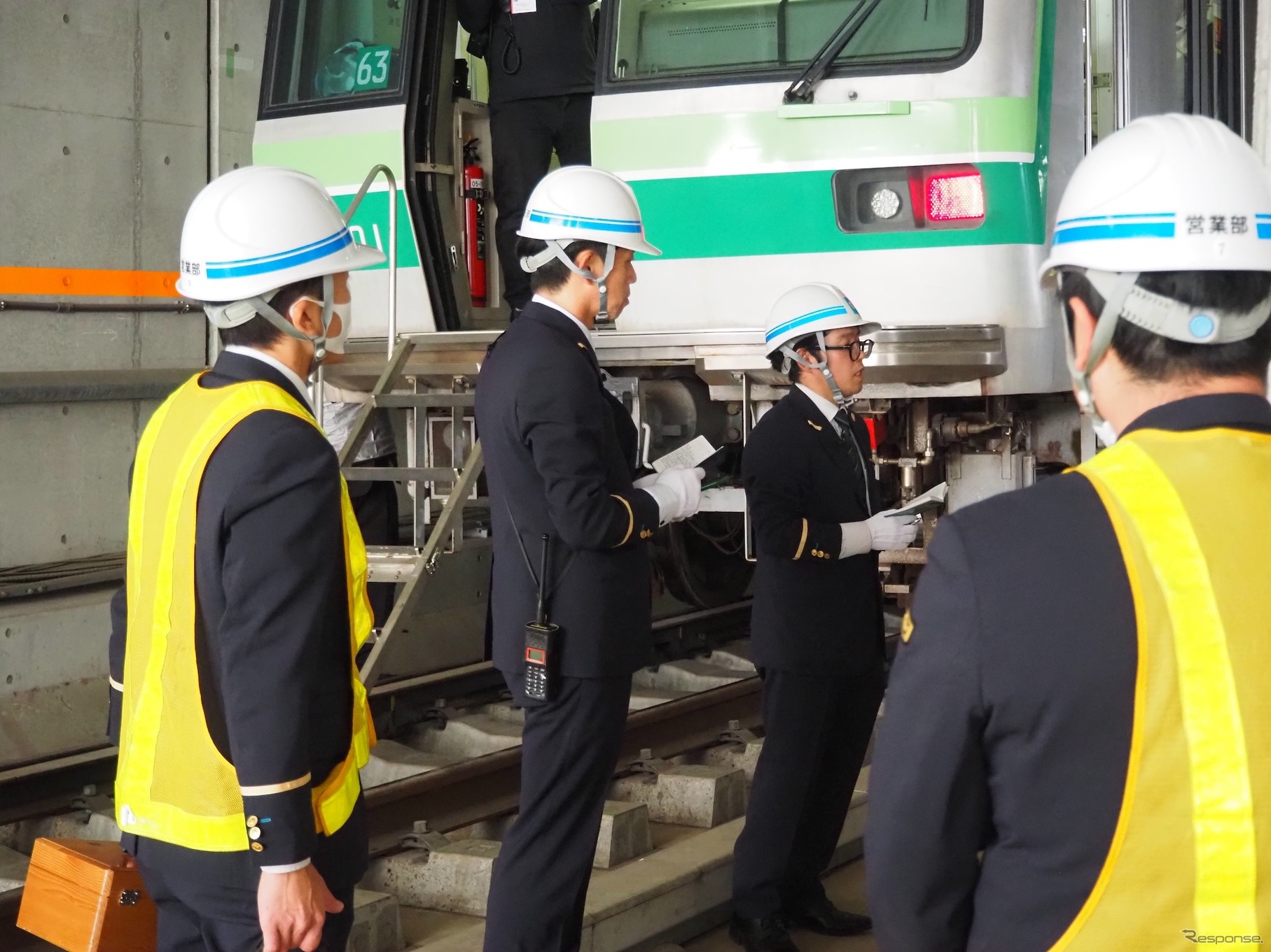 東京メトロ「異常時総合想定訓練」：駅からの救援の到着
