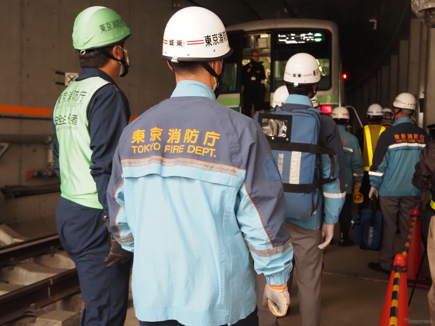 東京メトロ「異常時総合想定訓練」：消防による救護活動