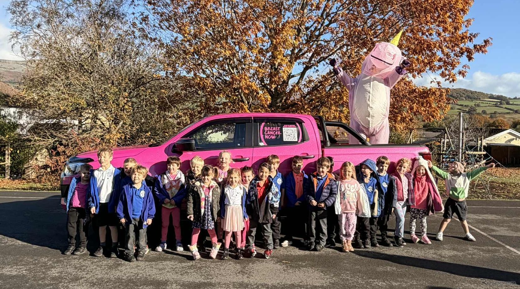 ピンクのいすゞ『D-Max』