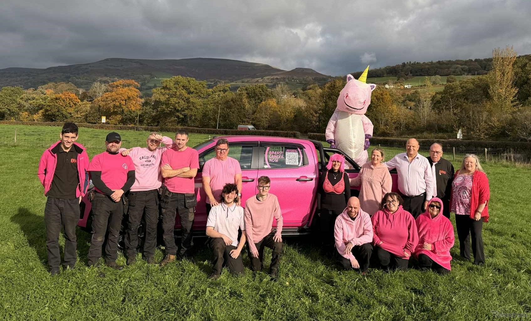 ピンクのいすゞ『D-Max』