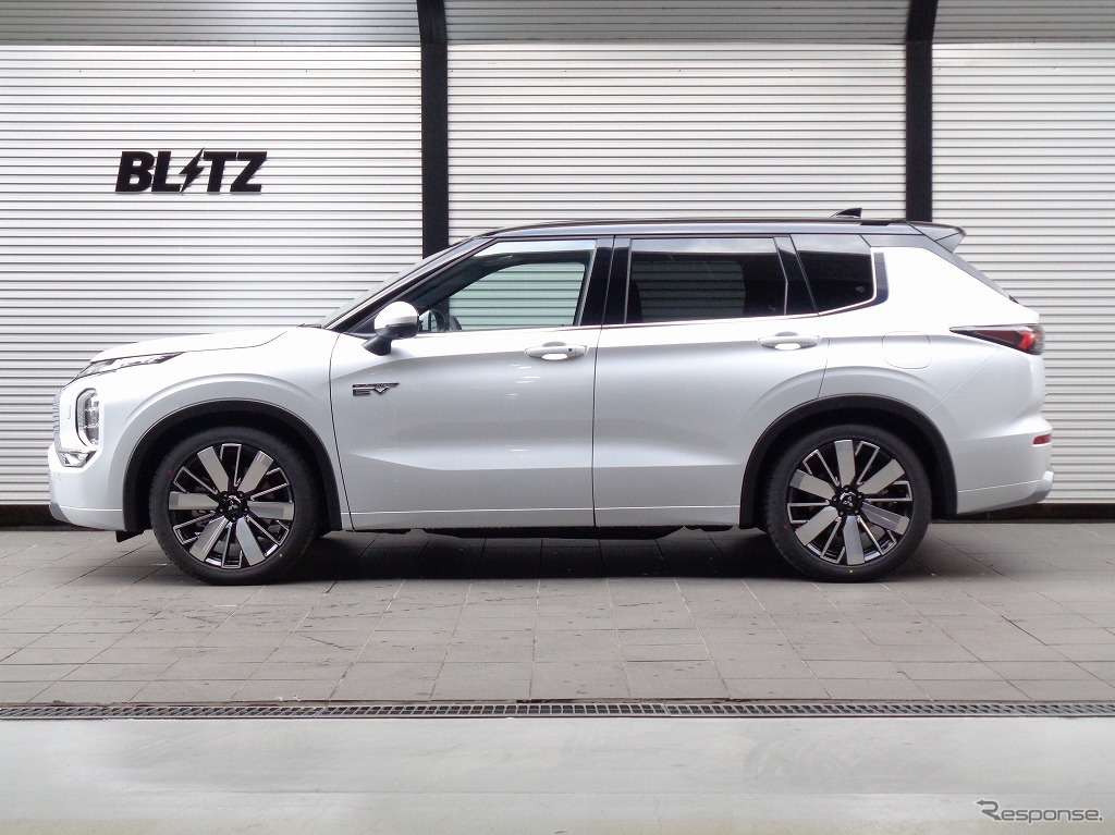 ブリッツ DAMPER ZZ-R　アウトランダーPHEV装着例（基準車高：フロント 31mmダウン / リア 53mmダウン）