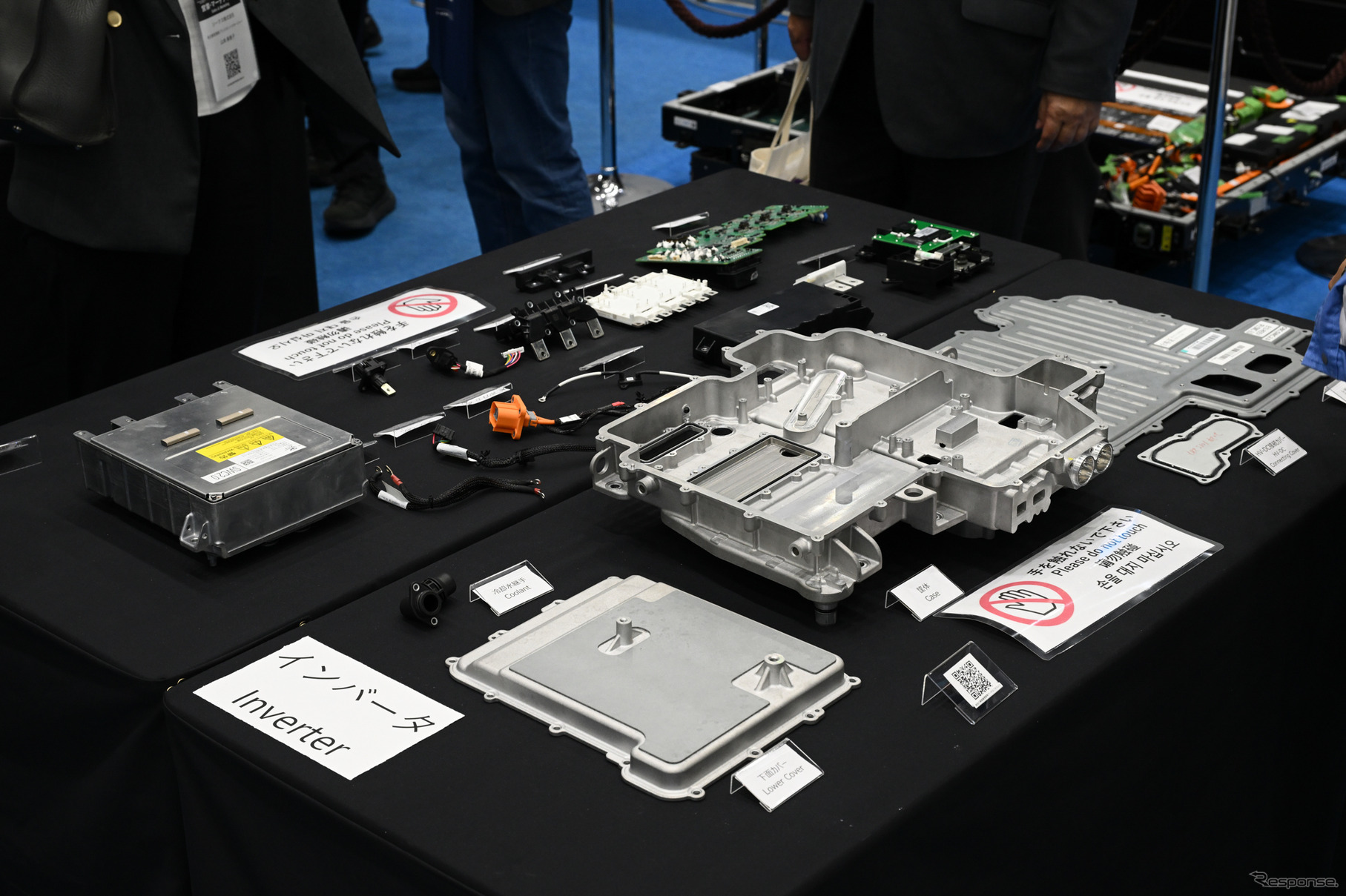ブルースカイテクノロジーによる中国製PHEV「AVATR12」の分解展示