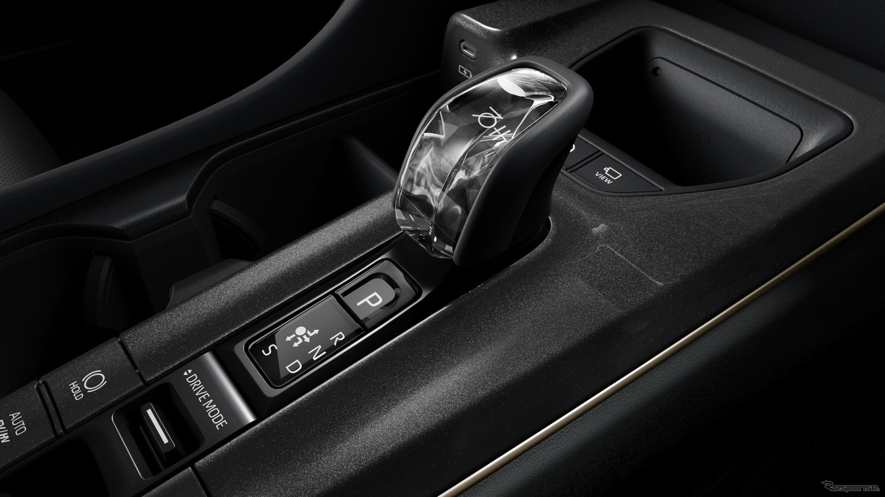 トヨタ『クラウンエステート』の『クラウン』誕生70周年を記念した特別仕様車