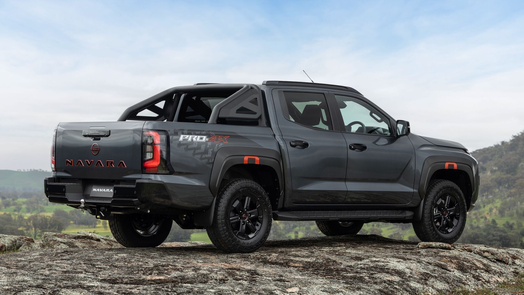 日産 ナバラ 新型