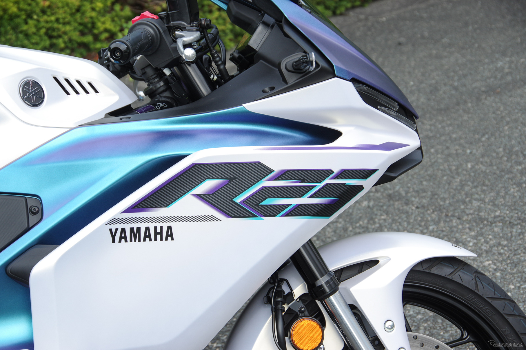 ヤマハ YZF-R25（マットパールホワイト）