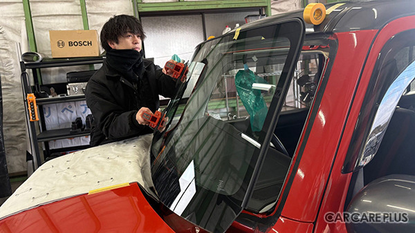 異業種からの転職で電子制御装置整備に取り組む浪花直也氏