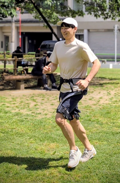 auが外骨格パワードスーツHypershell X Pro発売、約18万円。脚力40%強化で自転車もアシスト