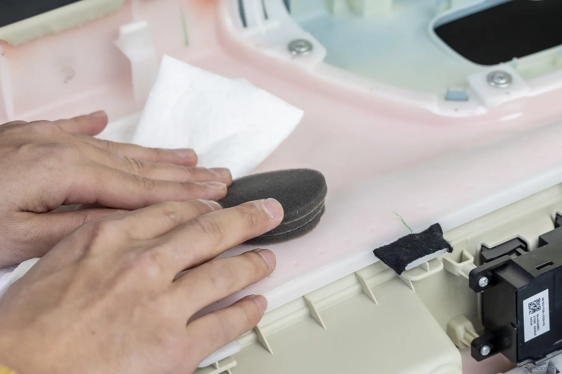 同じく内張にも指定通り貼っている