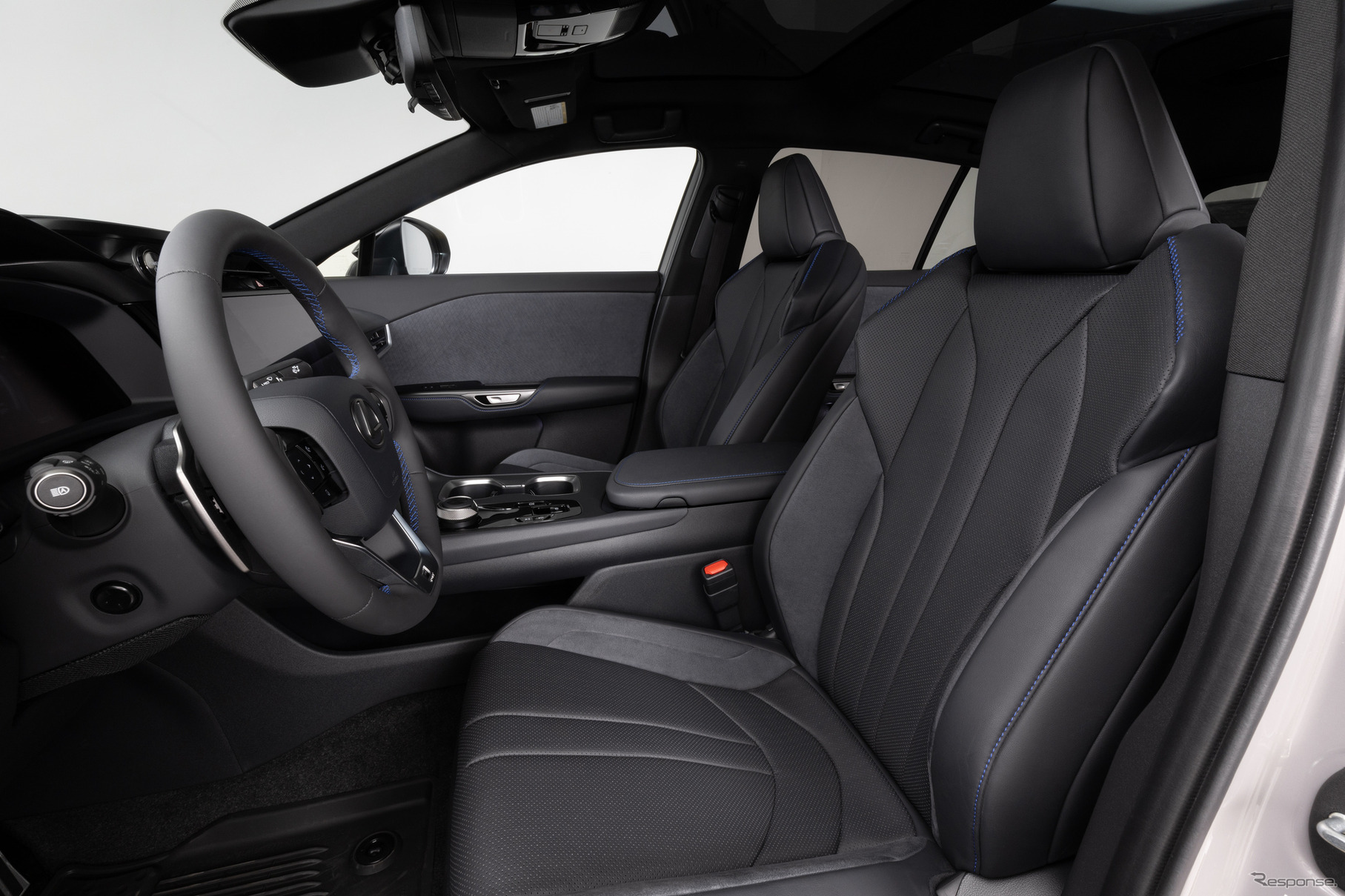 レクサス RZ 550e F SPORT AWD（米国仕様）