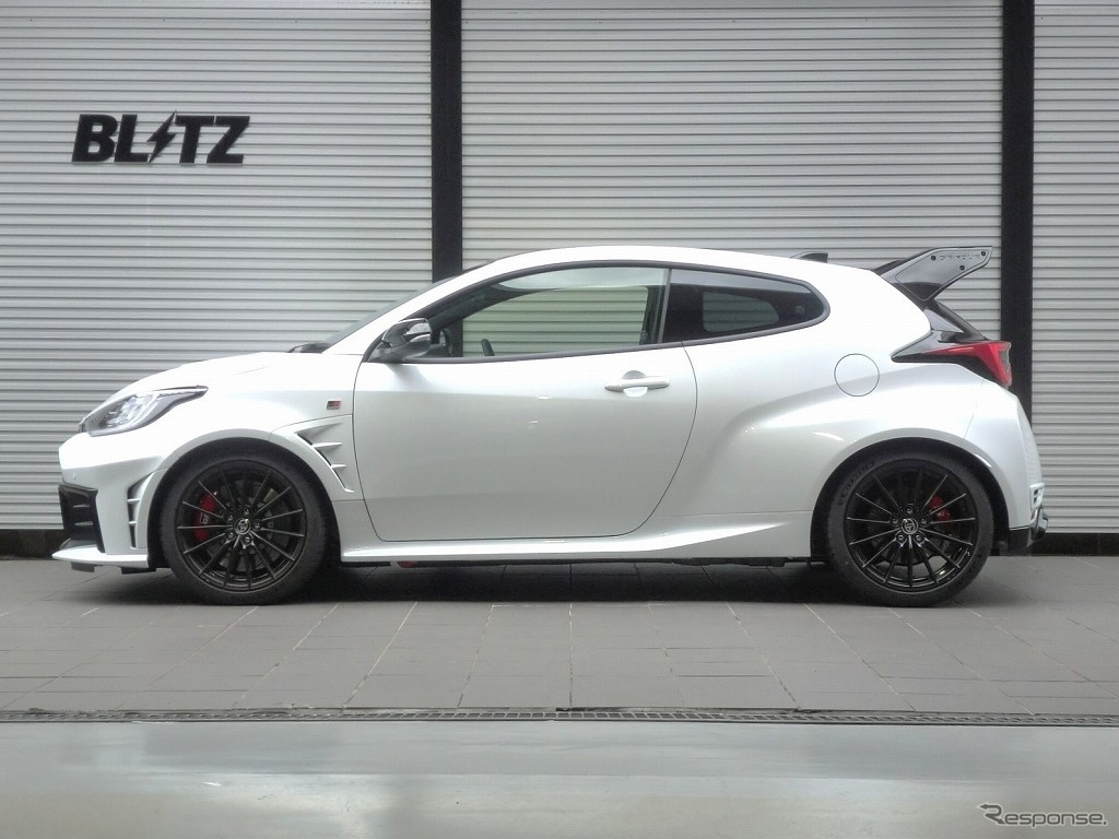 ブリッツ DAMPER ZZ-R　GRヤリス装着例（基準車高：フロント 29mmダウン / リア 24mmダウン）