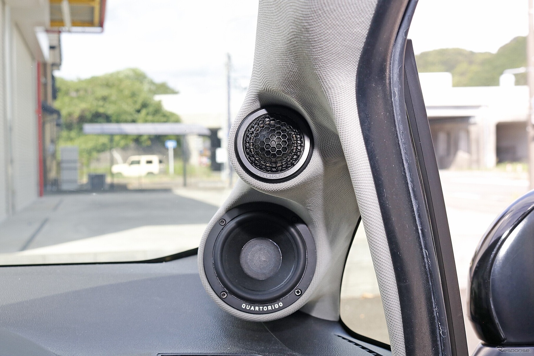 スピーカーのデザイン性もあって、ピラーへのインストールで存在感をしっかりアピールしている。