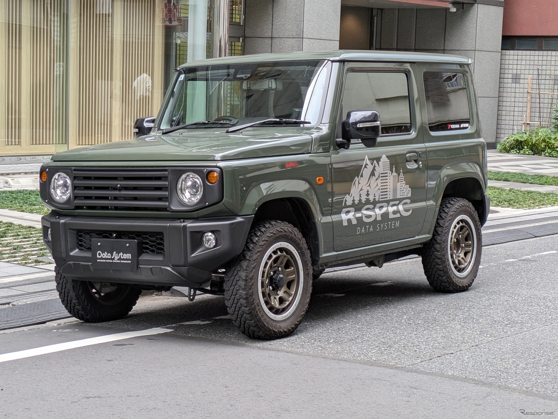 マルチVIEWフロントカメラキット　スズキ・ジムニー装着例