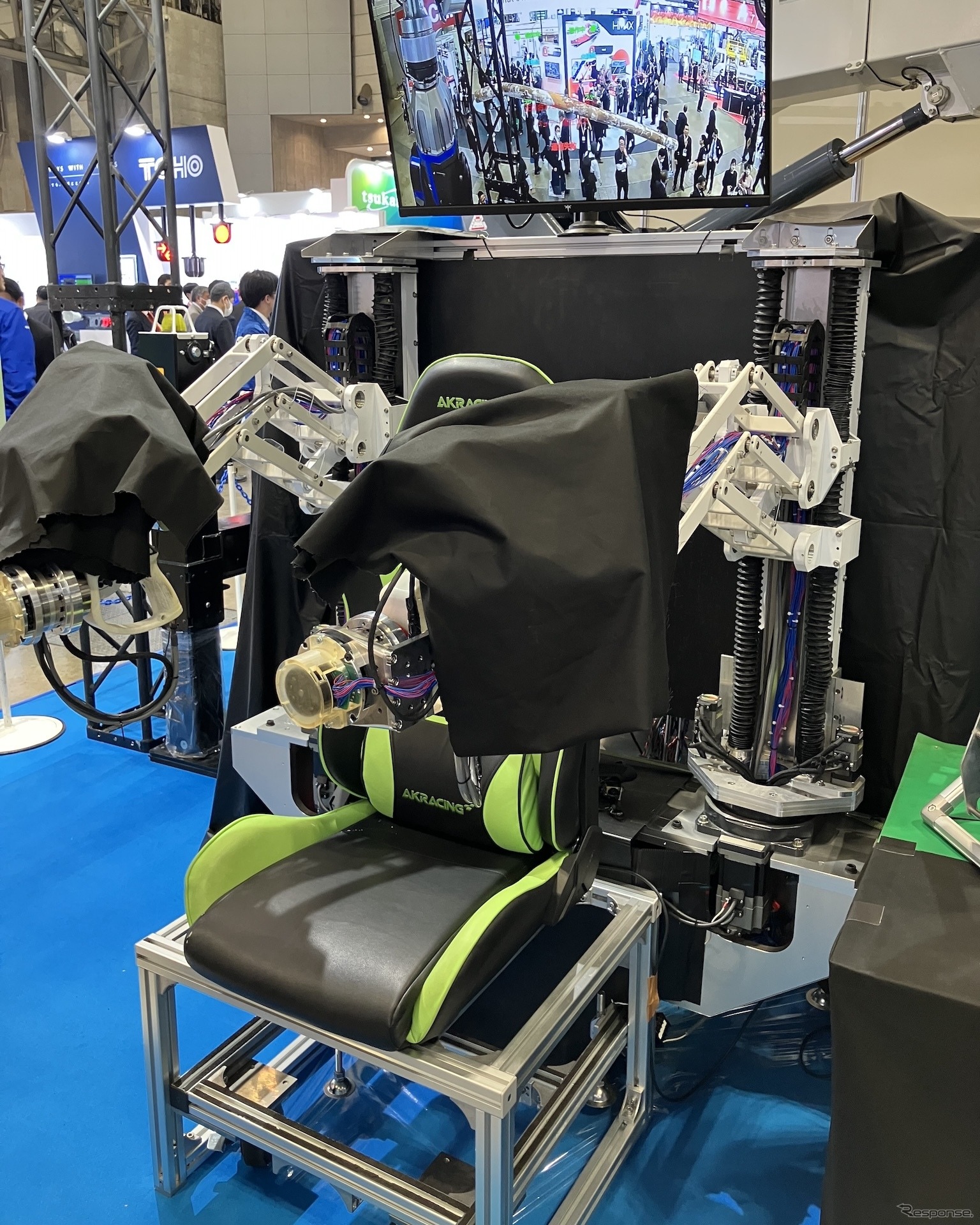 日本信号、高所作業ロボット ZIZAI。操縦はVRゴーグルを使う（第9回鉄道技術展＋第6回橋梁・トンネル技術展）