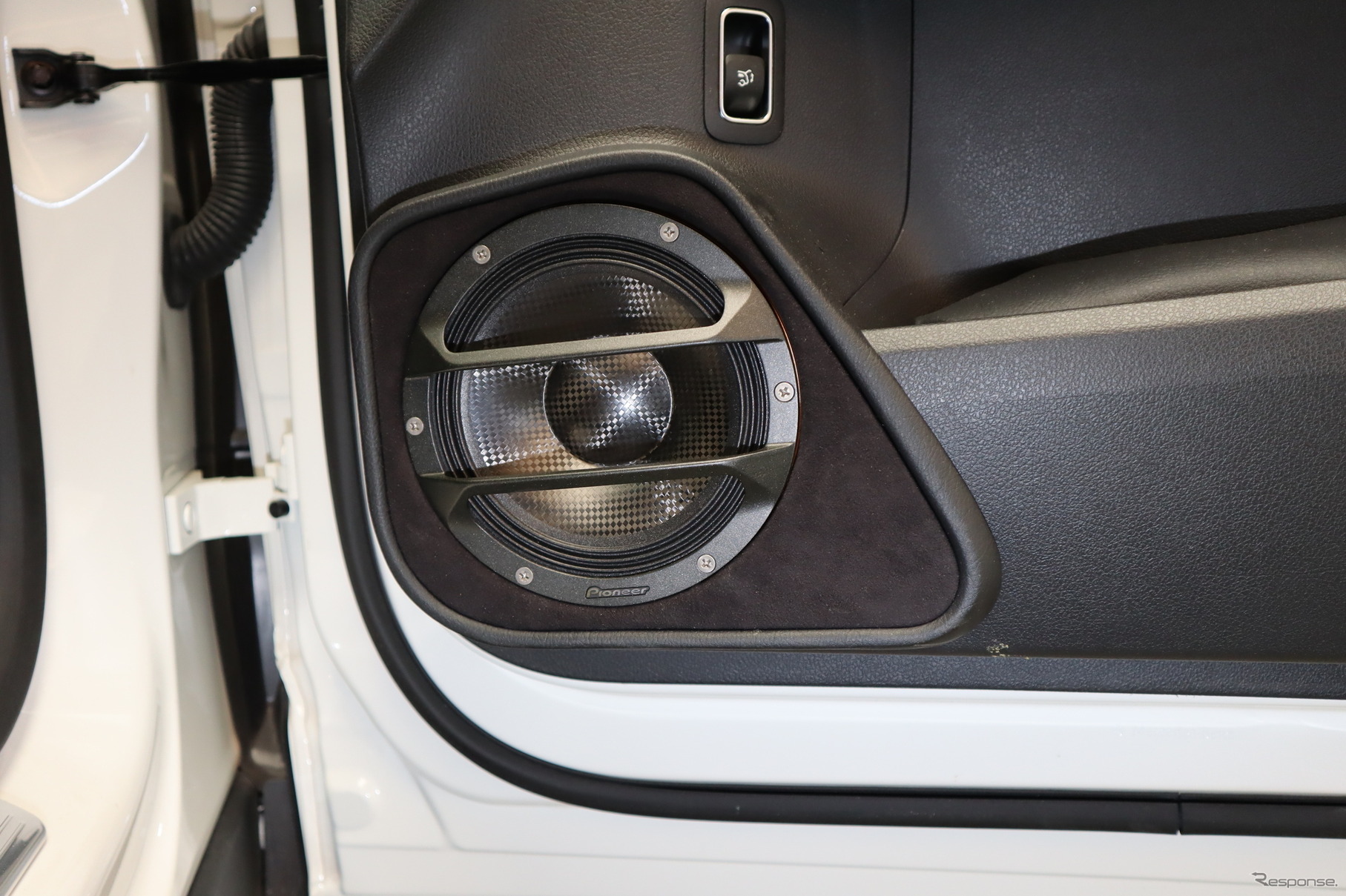 carrozzeria TS-Z1GRデモカー メルセデス・ベンツ GLA180【レジェーラ代表 松野 光志さん】