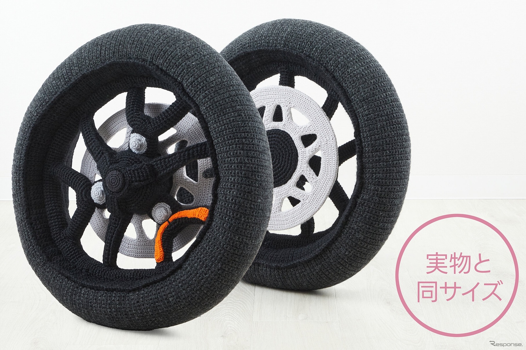 実物大の“あみぐるみ”で再現されたヤマハ『トリシティ300』のフロントタイヤ