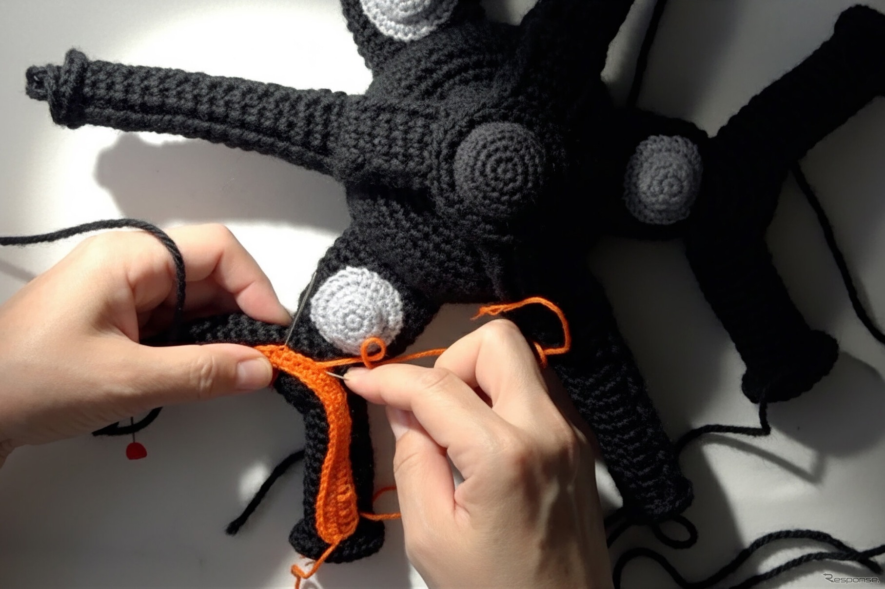 実物大の“あみぐるみ”で再現されたヤマハ『トリシティ300』のフロントタイヤ