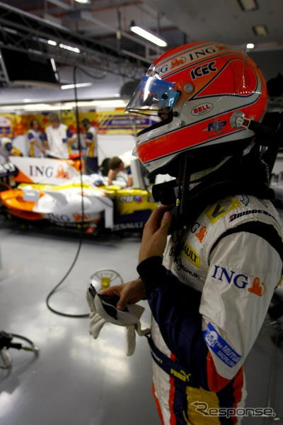 FIA、ルノーへの処罰発表…故意にクラッシュ