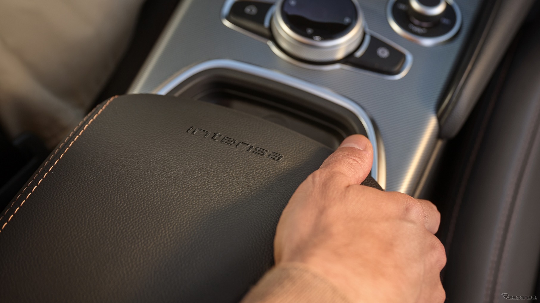 アルファロメオ・ジュリアの「INTENSA」