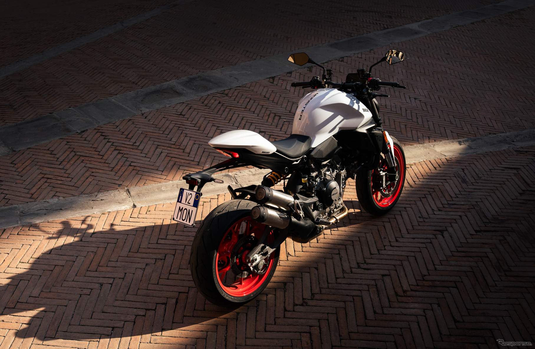 ドゥカティ モンスター 新型