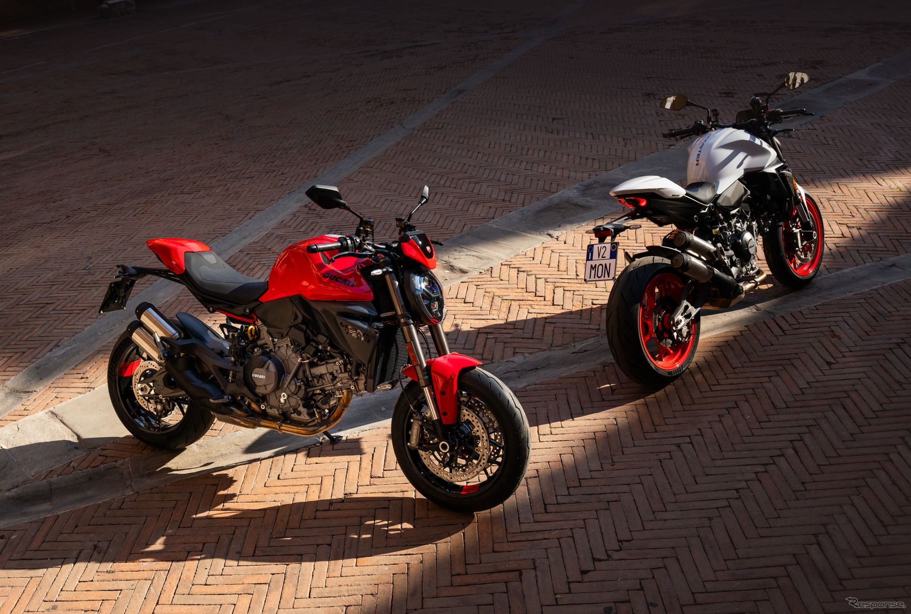 ドゥカティ モンスター 新型