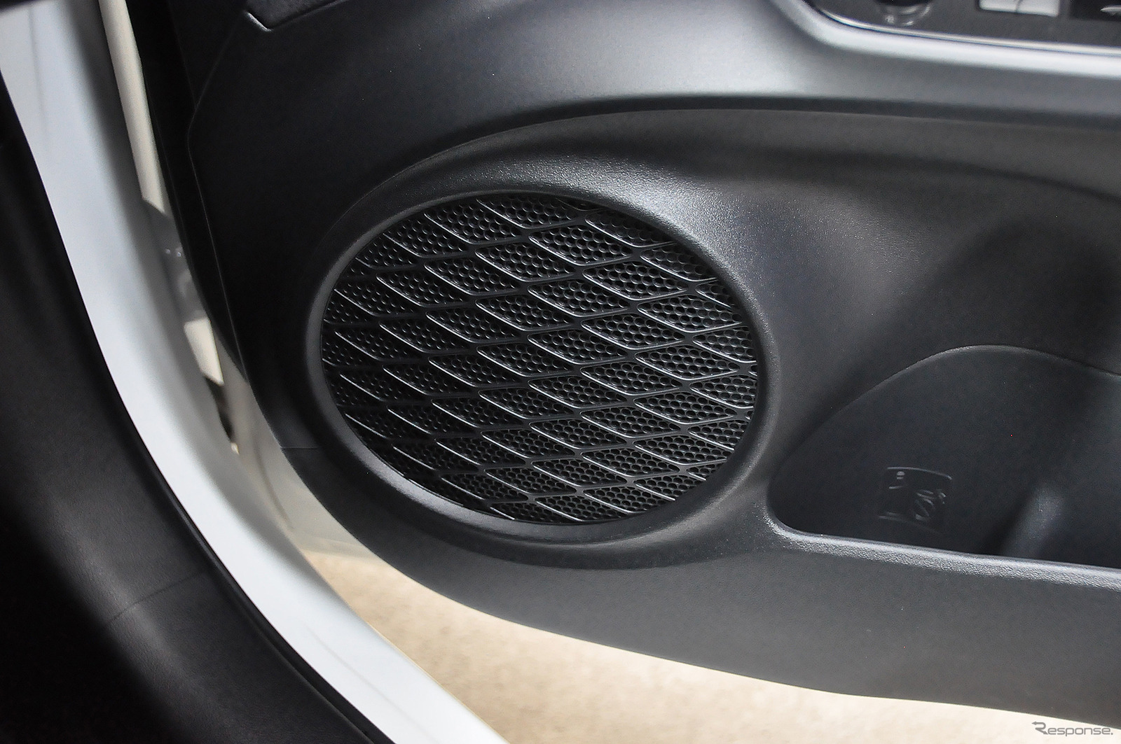 「電源強化」を図ることで、カーオーディオシステムの音は確実に良化する。。