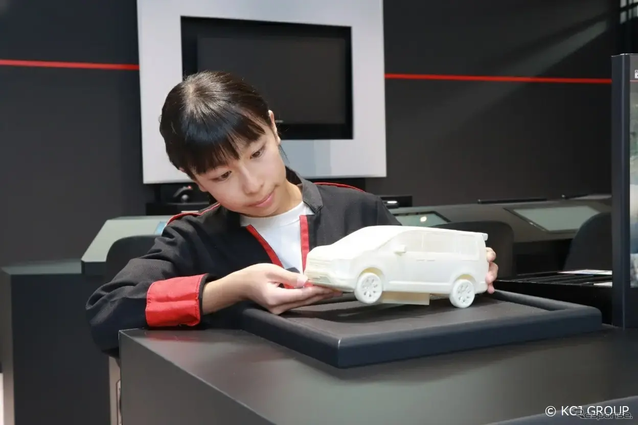 「カーデザインスタジオ」パビリオン体験の様子