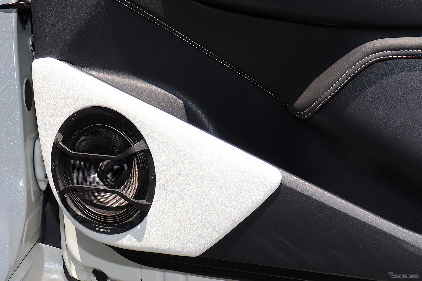 「単体サブウーファー」が搭載されたオーディオカーの一例（製作ショップ：シティロード福山（広島県福山市）。