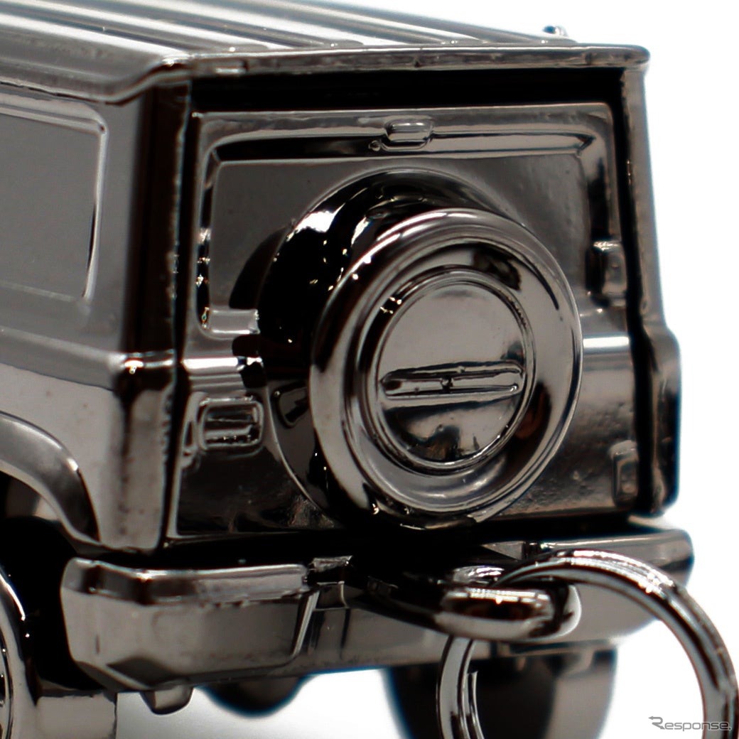 スズキ『ジムニー』をモチーフにした限定キーチェーン「BLACK EDITION」