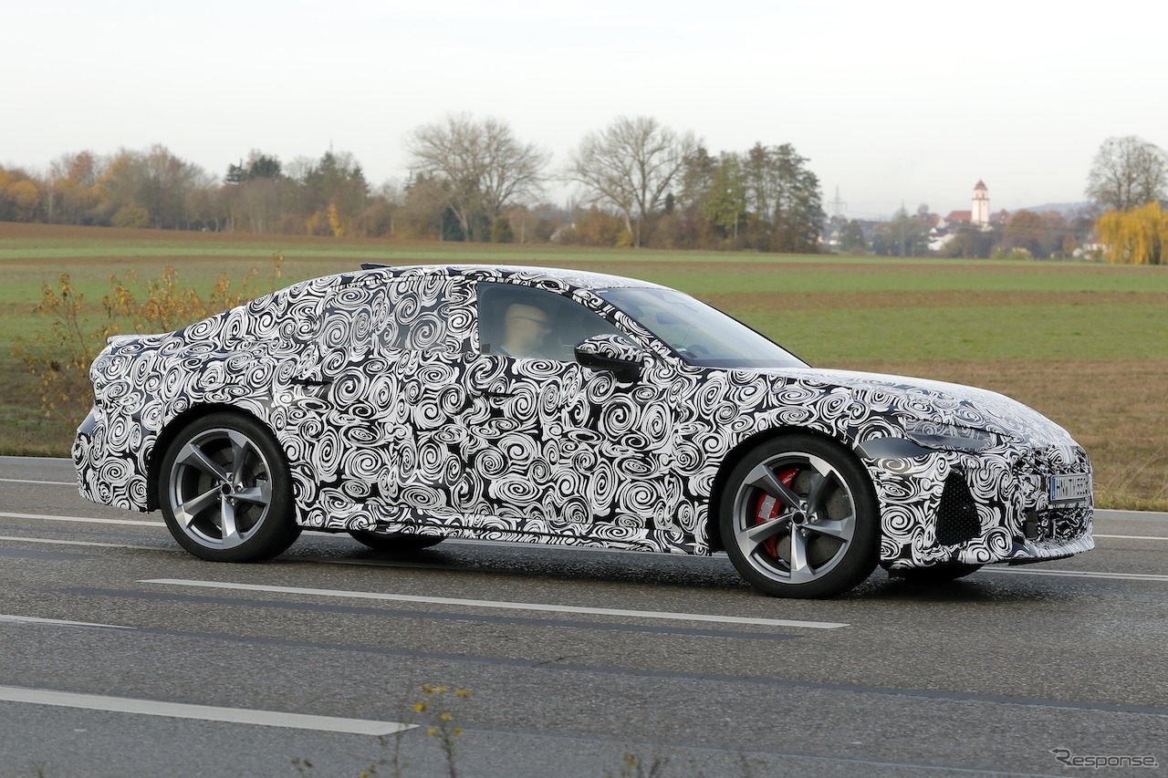 アウディ RS6セダン 新型のプロトタイプ　