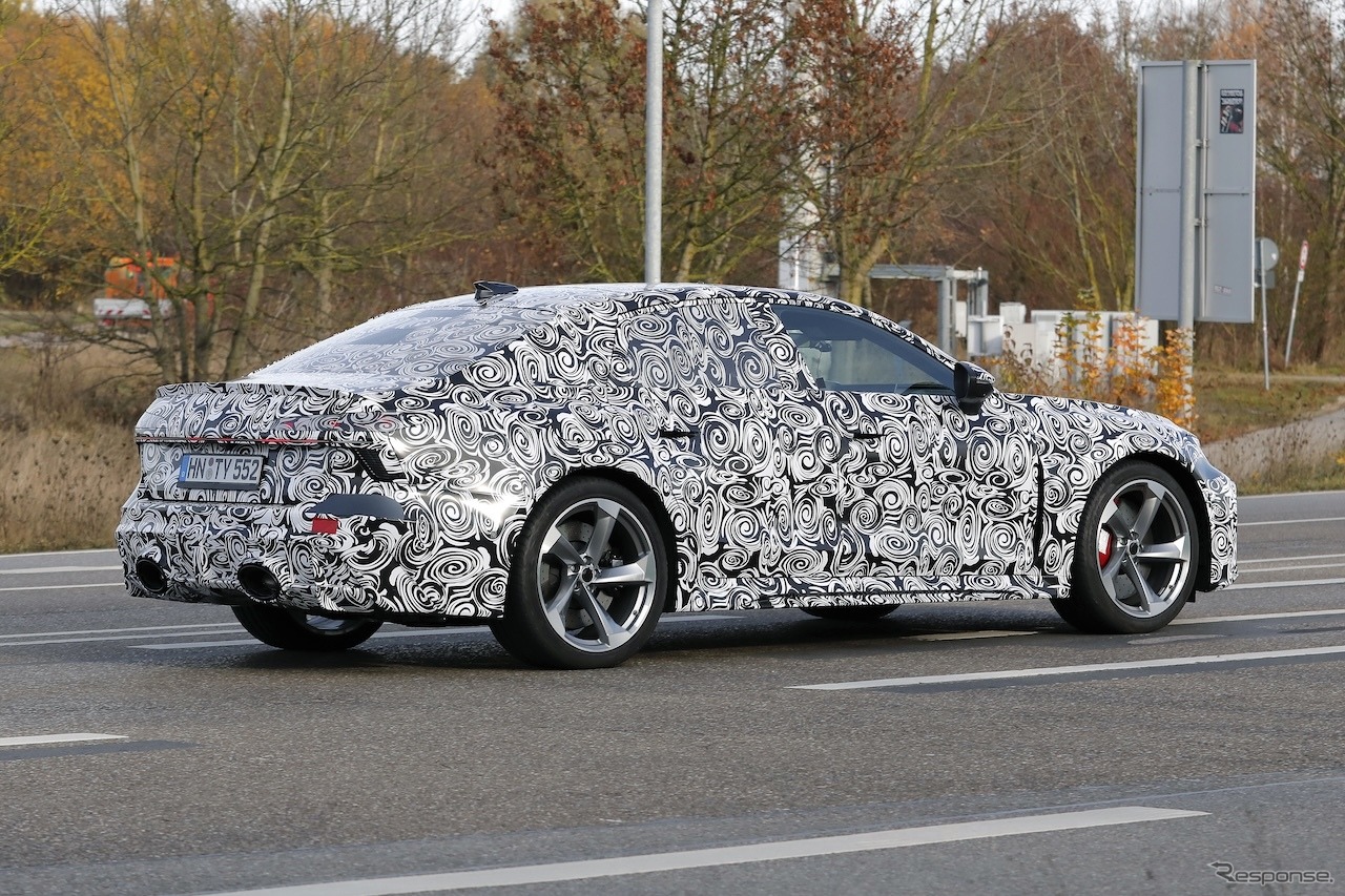 アウディ RS6セダン 新型のプロトタイプ　