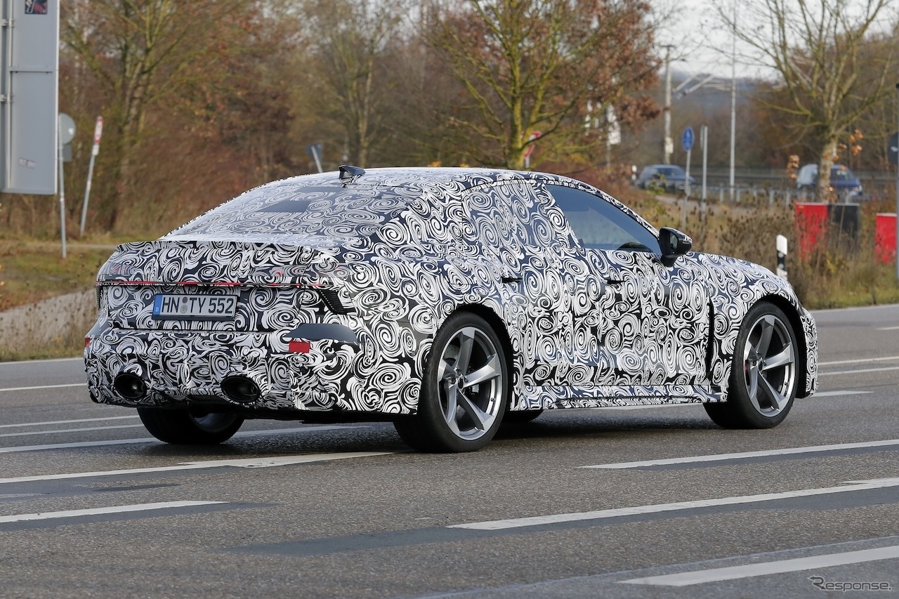 アウディ RS6セダン 新型のプロトタイプ　