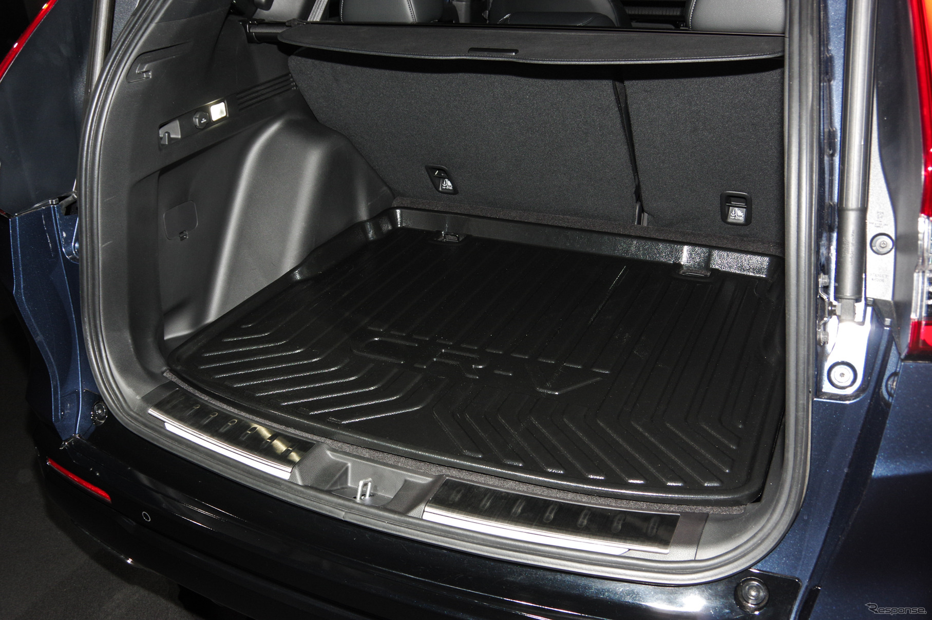 専用ラゲッジトレー