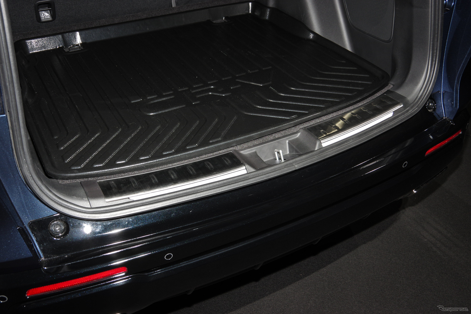 リアパネルライニングカバーイルミネーション