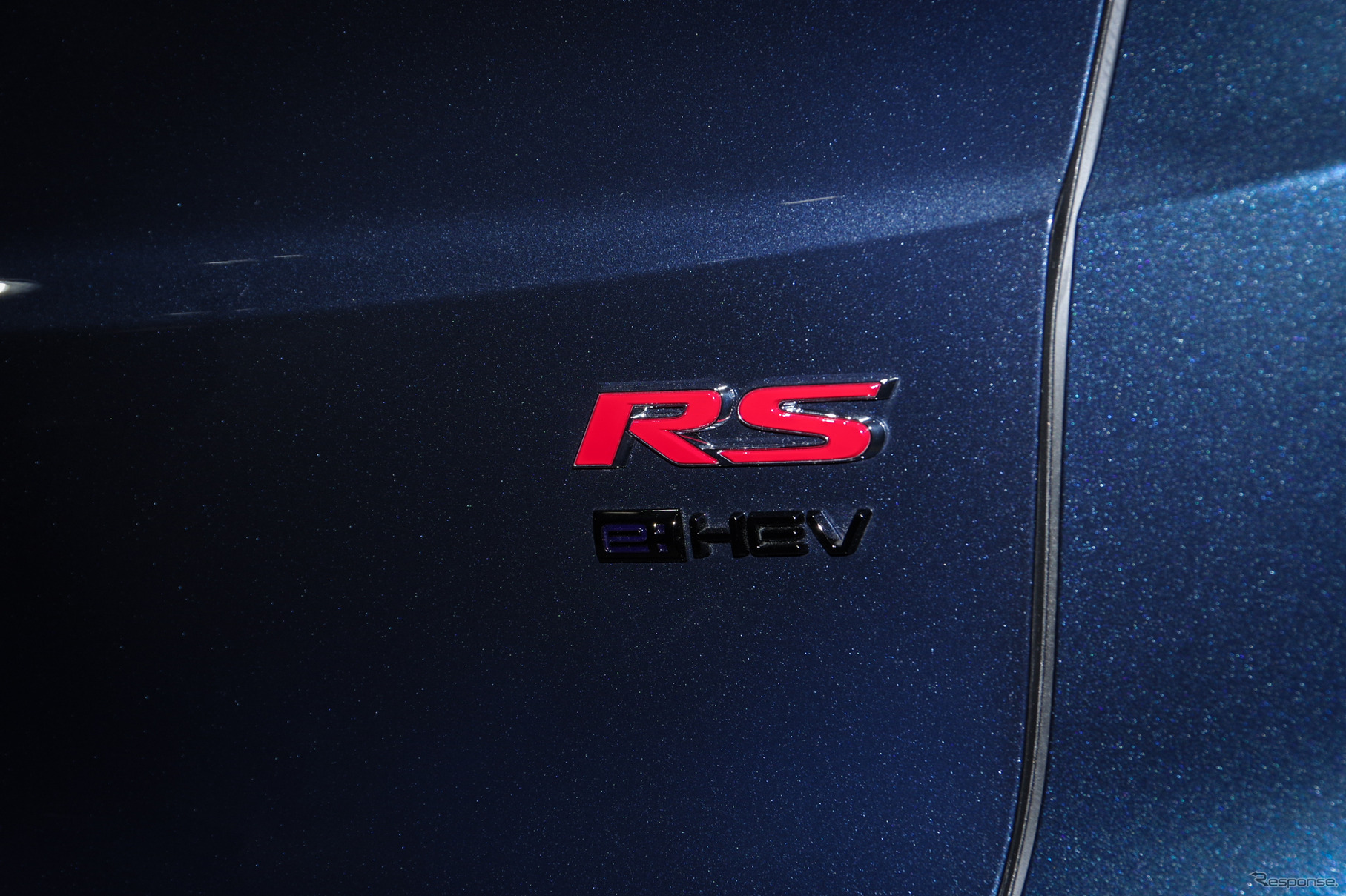 「e:HEV」ブラックエンブレム