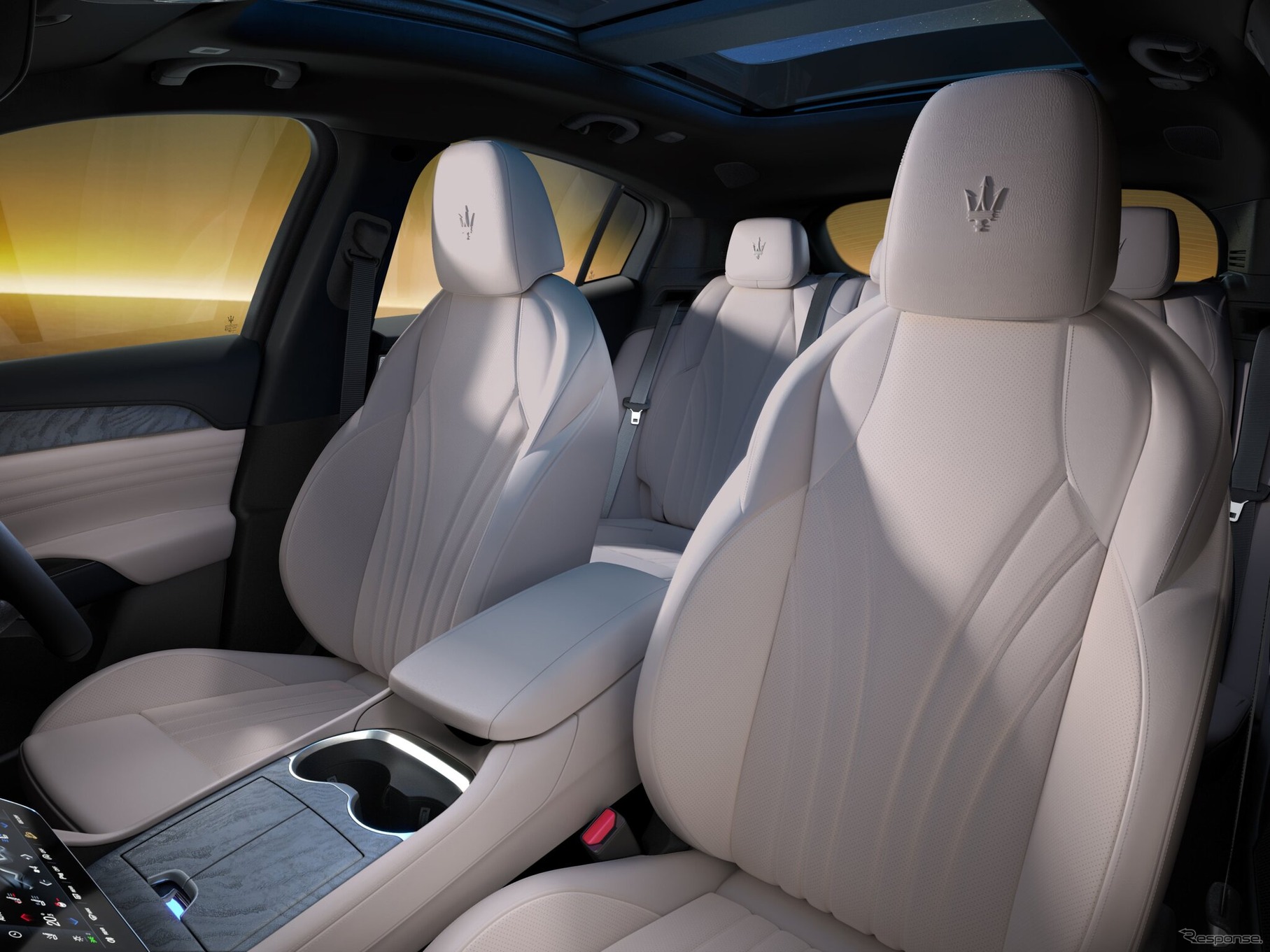 マセラティ・グレカーレの「ルミナ・ブルー」