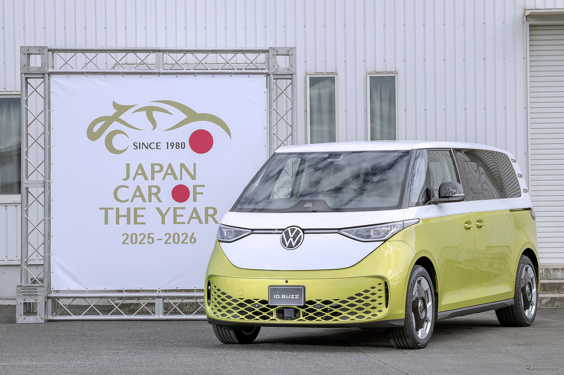 「インポート・カー・オブ・ザ・イヤー」と「デザイン・カー・オブ・ザ・イヤー」を受賞したVW ID.BUZZ