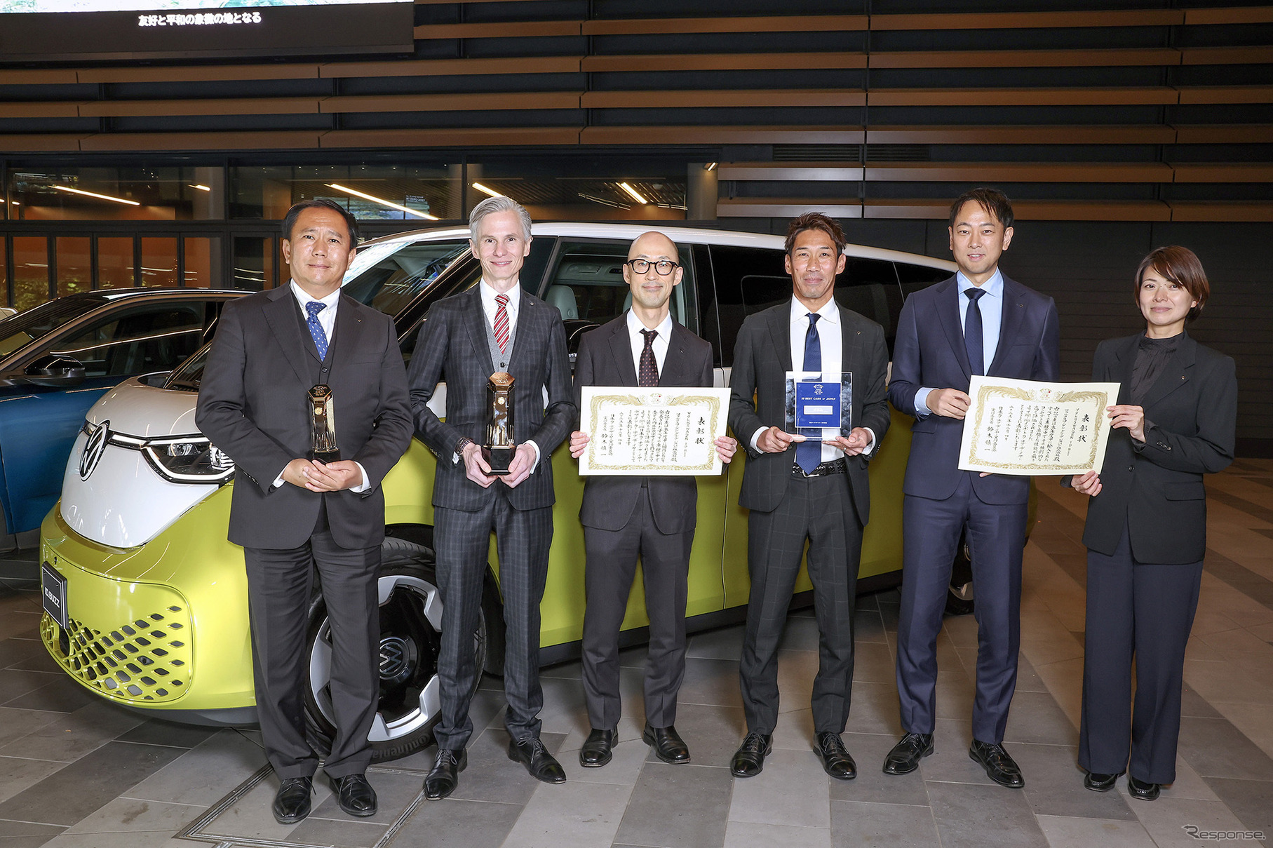 「インポート・カー・オブ・ザ・イヤー」と「デザイン・カー・オブ・ザ・イヤー」を受賞したVW ID.BUZZ