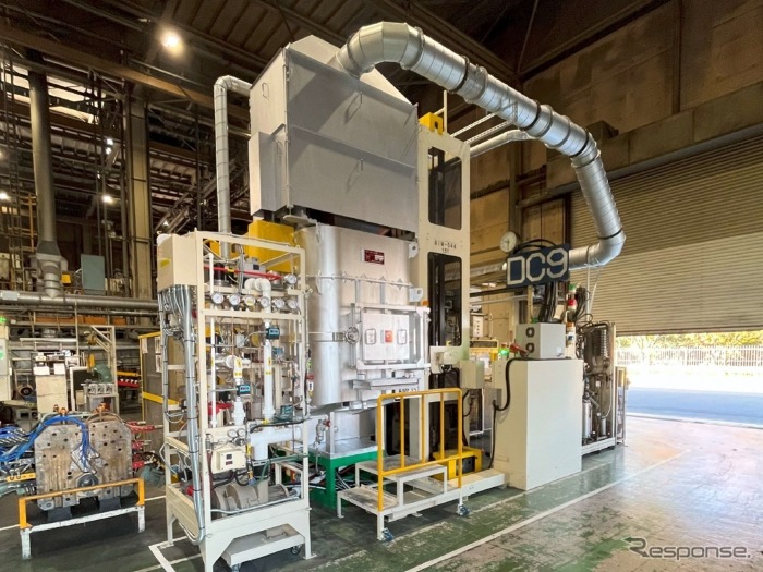 水素バーナー式アルミ溶解保持炉