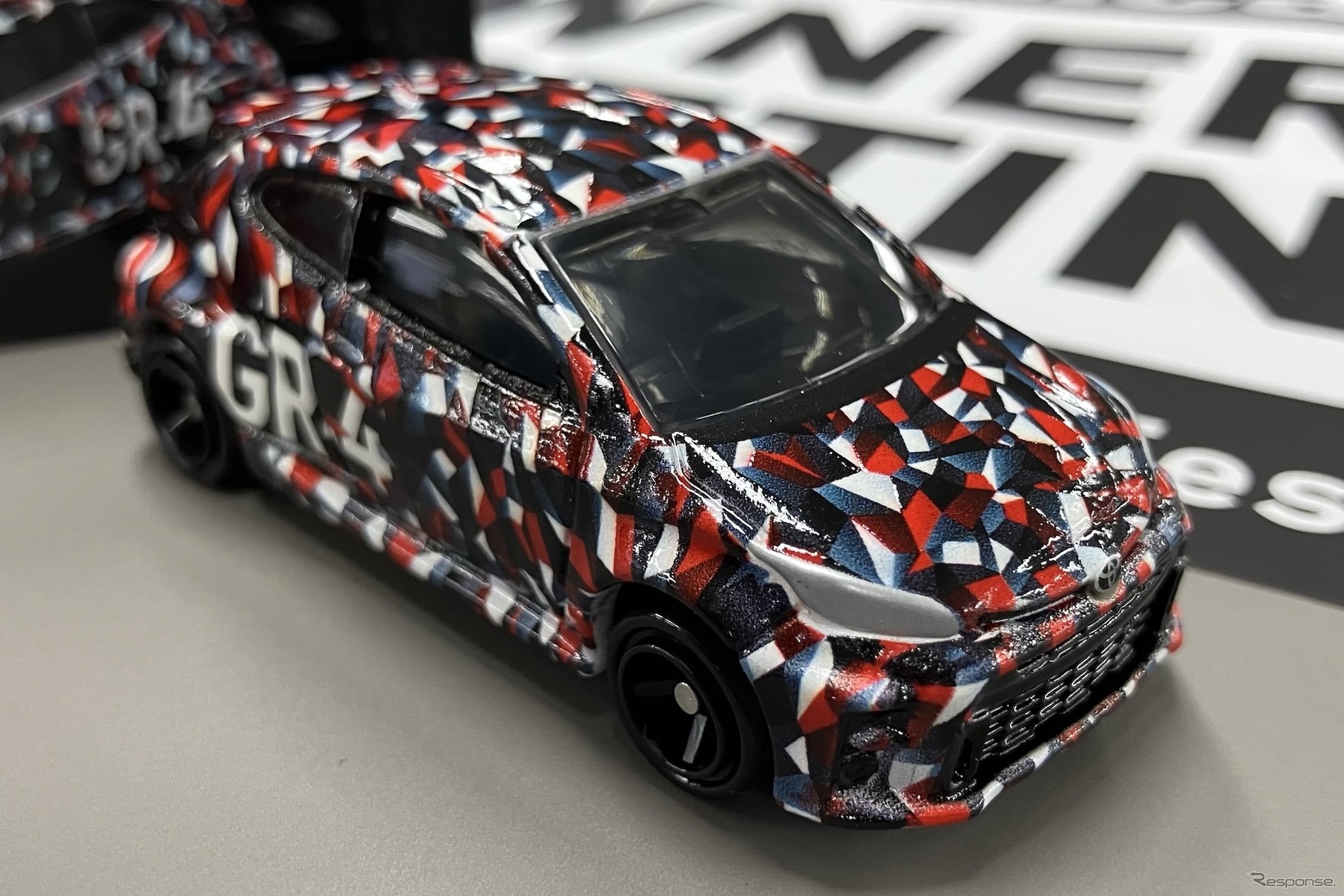 会場でのベストセラー、トヨタ GRヤリス カモフラージュバージョン