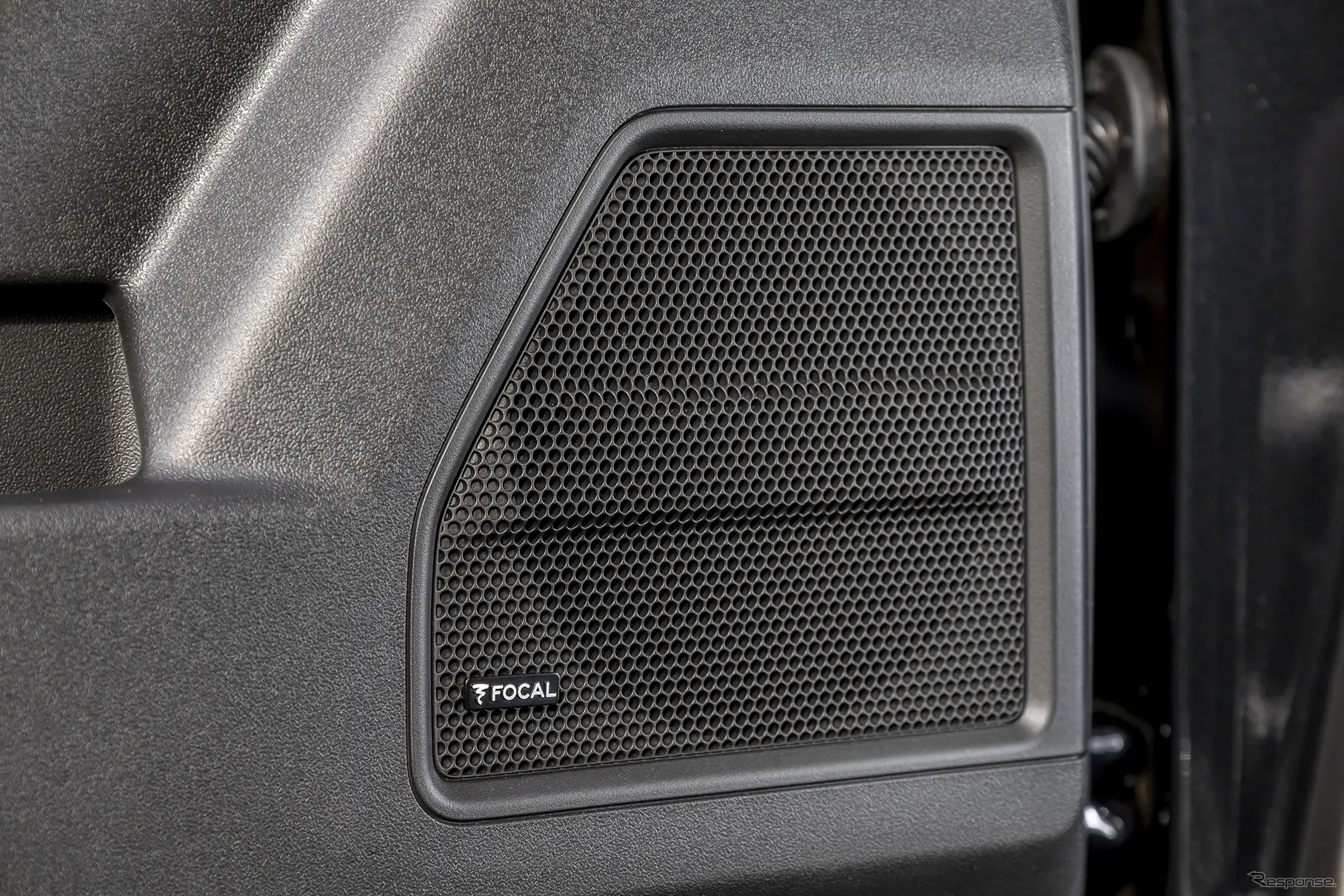 加工いらずで別次元の音へ！ FOCAL/BEWITHのジムニー専用キットを徹底試聴