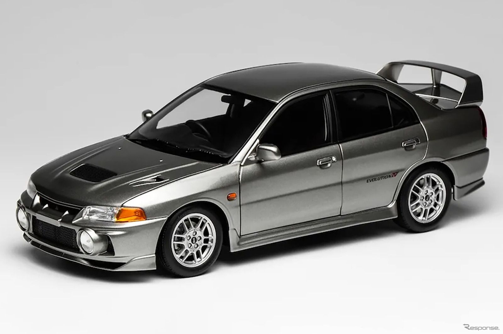 三菱『ランサーエボリューションIV』の18分の1スケールミニカー