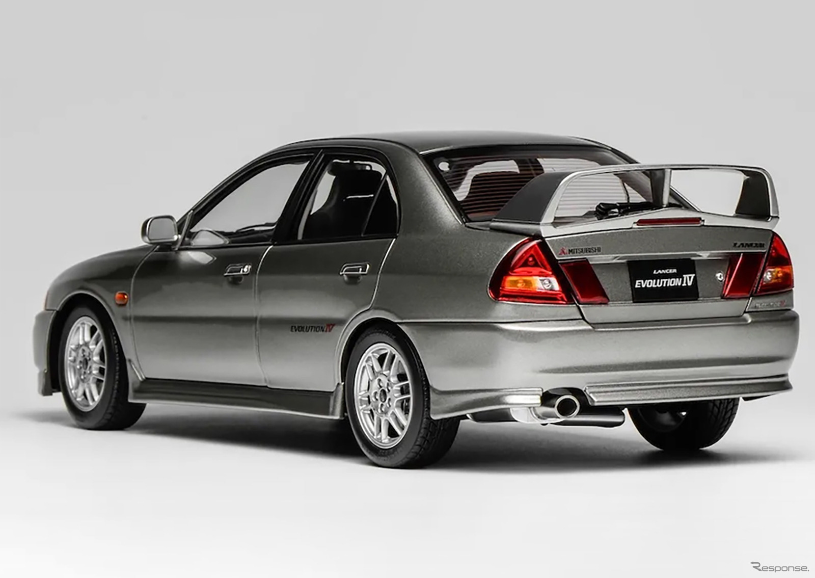 三菱『ランサーエボリューションIV』の18分の1スケールミニカー