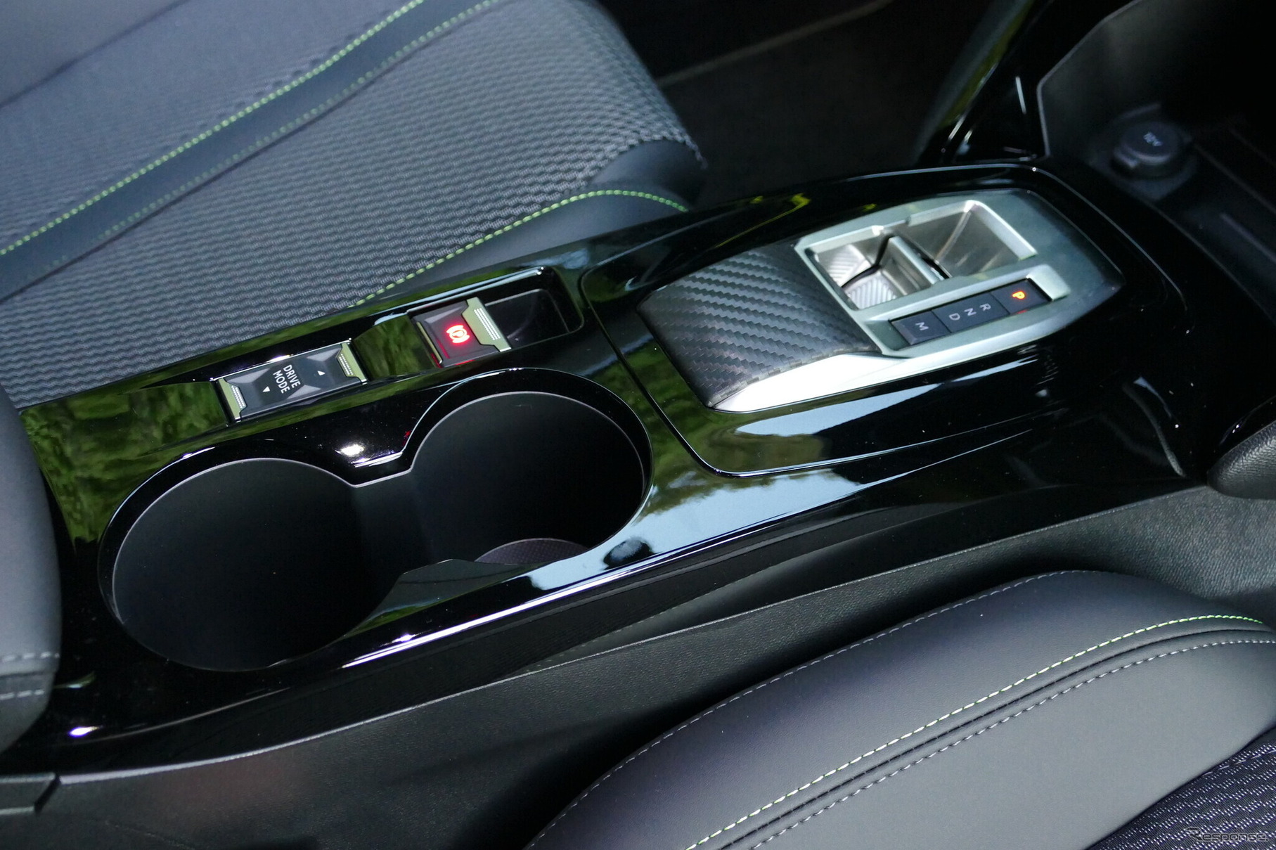 プジョー208 GT HYBRID