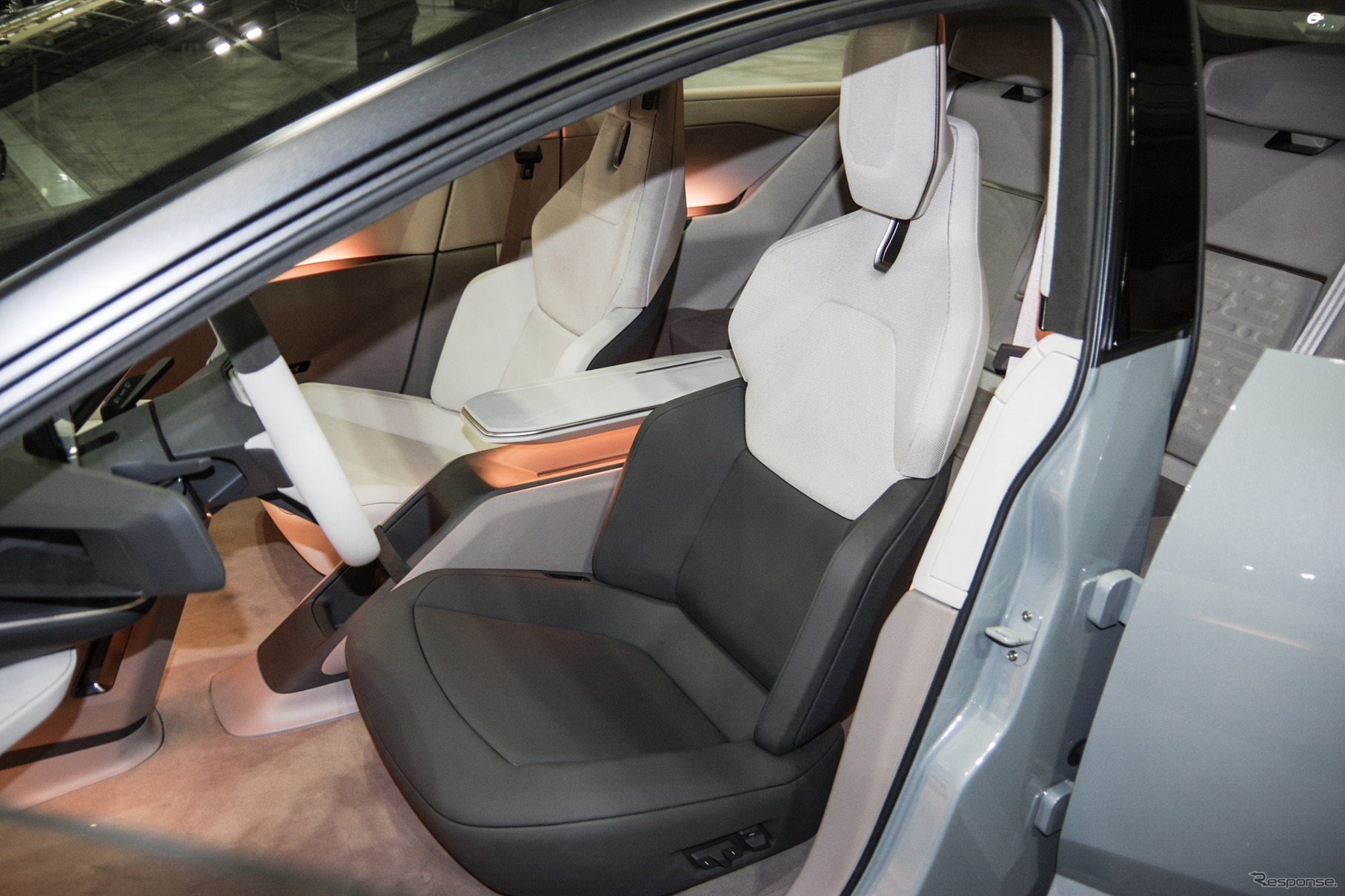 トヨタ カローラコンセプト（ジャパンモビリティショー2025）