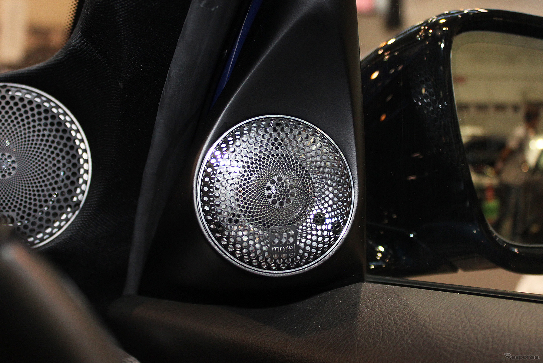 「単体サブウーファー」が搭載されたオーディオカーの一例（製作ショップ：AVカンサイ（大阪府）。