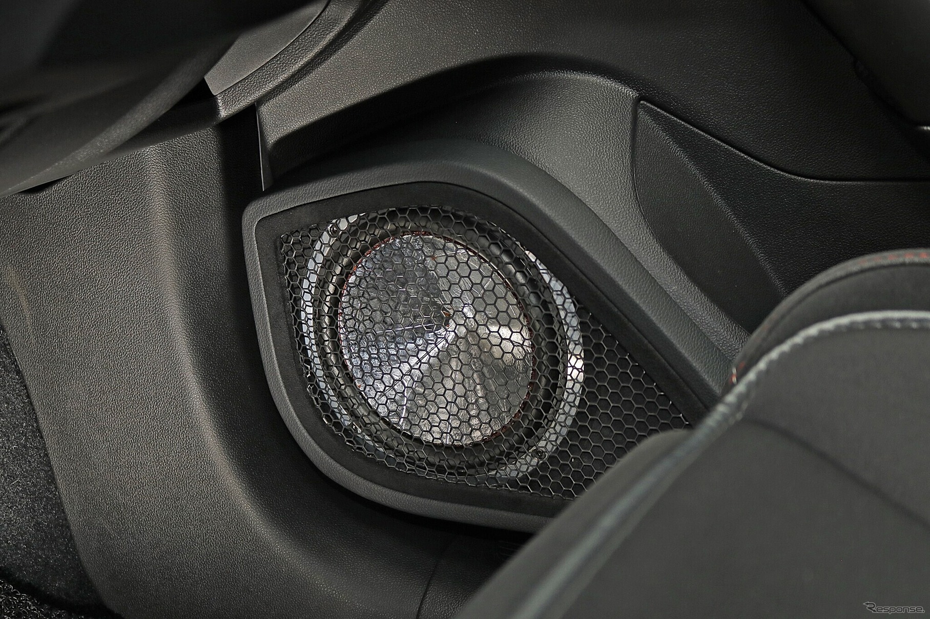 ルノー メガーヌRSを“解像度で聴かせる”！ マイクロプレシジョンZスタジオ導入記［Pro Shop インストール・レビュー］by モービルサウンドテクノロジー　後編