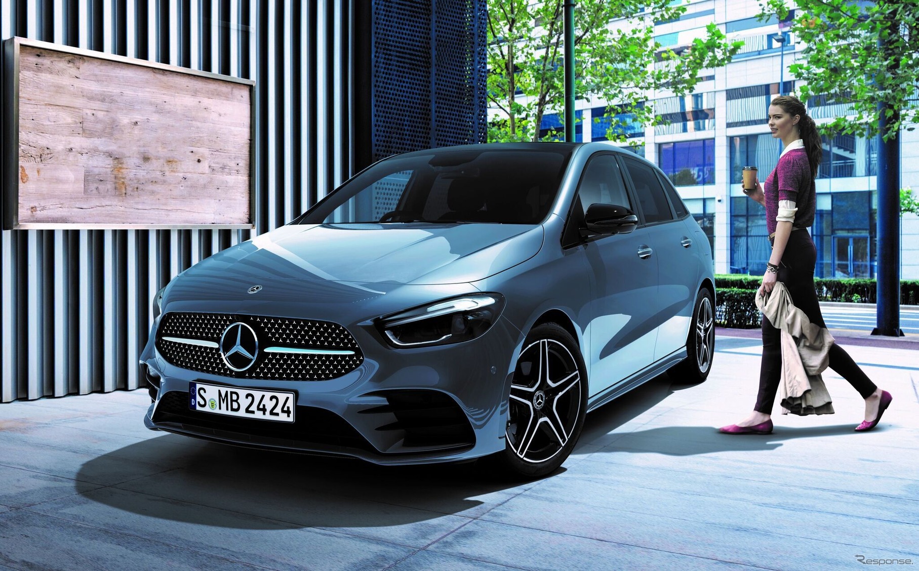 メルセデスベンツ『Bクラス』、「Urban Stars」追加…AMGライン標準装備で575万円から