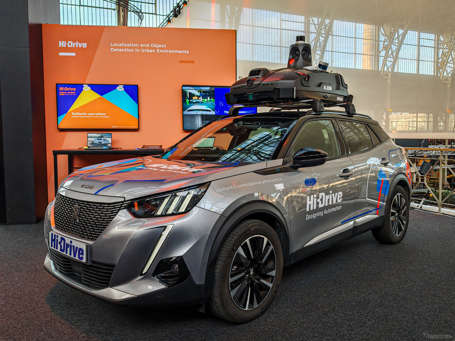 プジョーe-2008の自動運転テスト車両